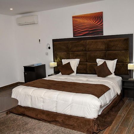 Quatre Saisons Hotel นูแอกชอต ภายนอก รูปภาพ