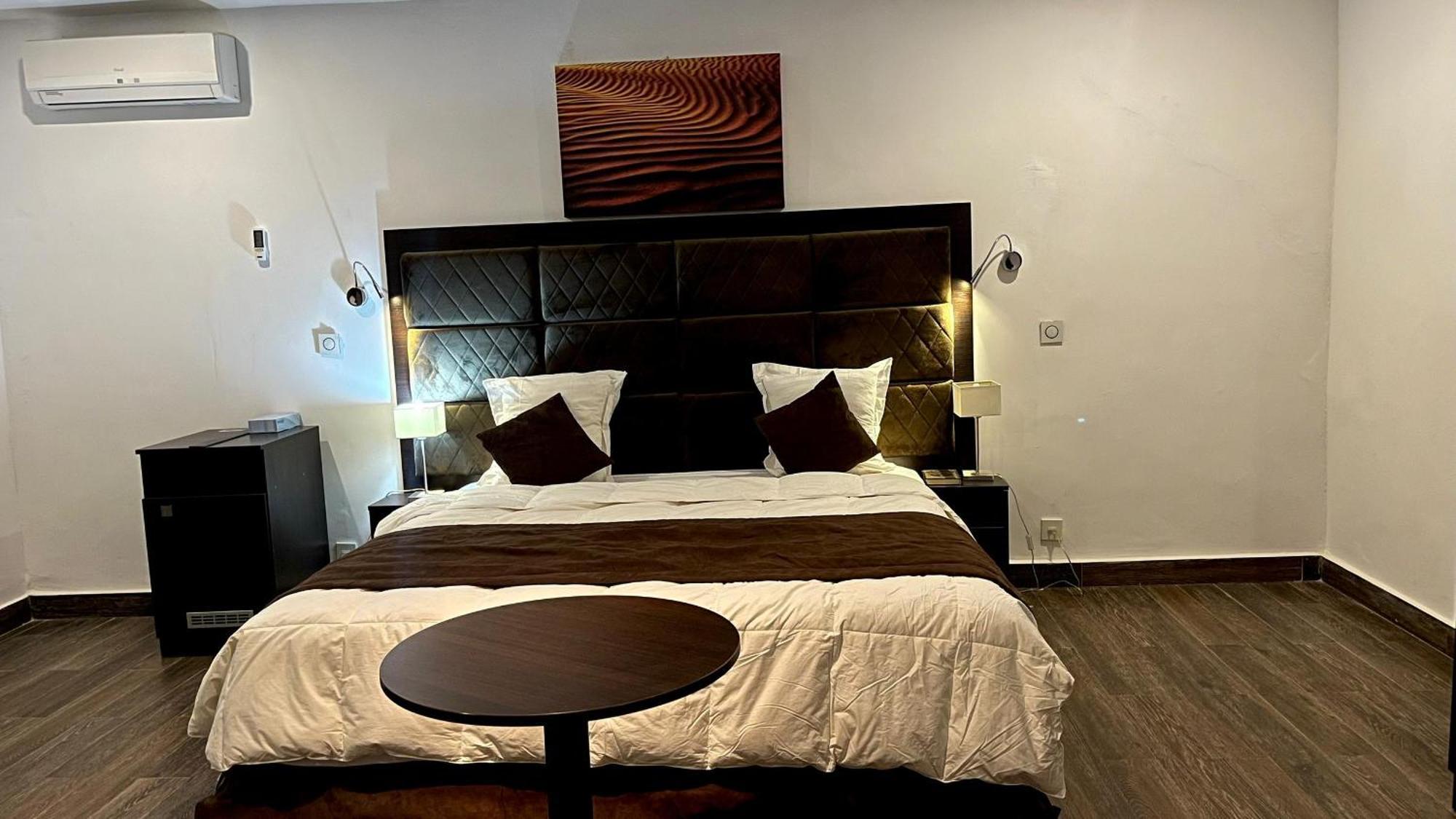 Quatre Saisons Hotel นูแอกชอต ภายนอก รูปภาพ